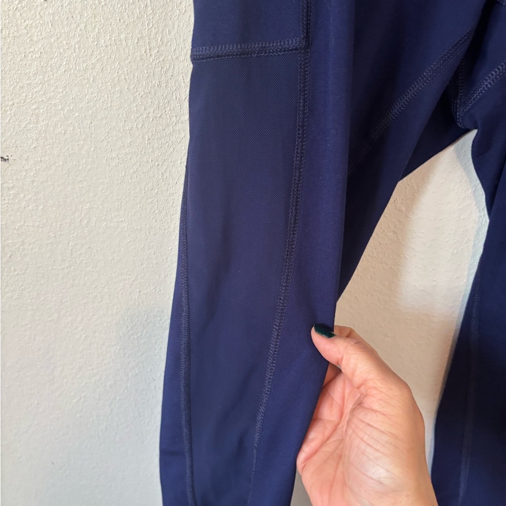 Crane High-Rise Cropped Navy Blue Leggings - Picture 4 of 5